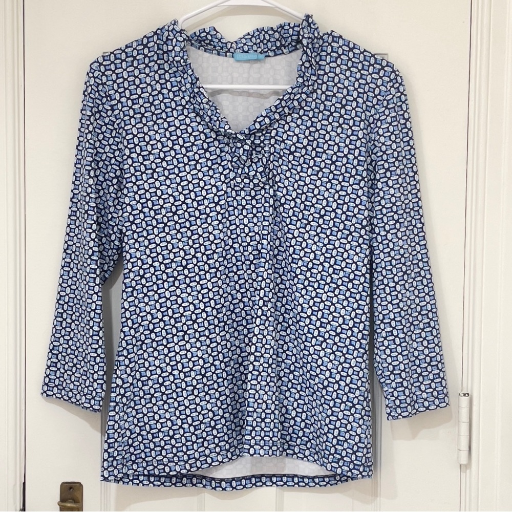 J. McLaughlin Blue Geometric Print Ruffle Collar Top – Size M Shirt Blouse